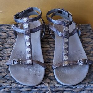 Vionic Hailey Sz 7 Women's Sandals in Metallic Gray
